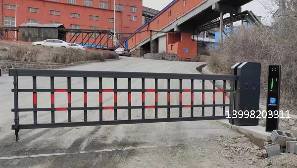 本溪歪头山铁矿安装空降道闸车牌识别系统
